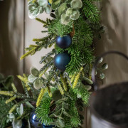 Navy Bauble Wreath – Midnight 